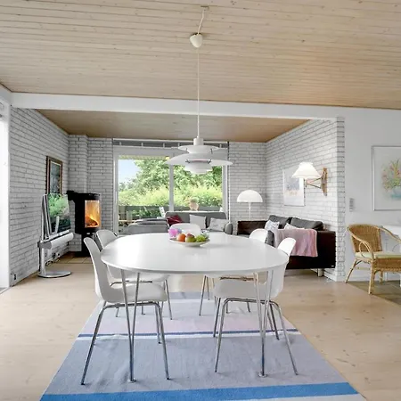 Four-bedroom In * فابورغ